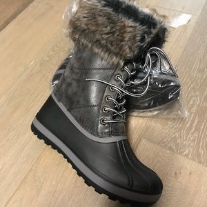 Brand new never been worn Snow boots